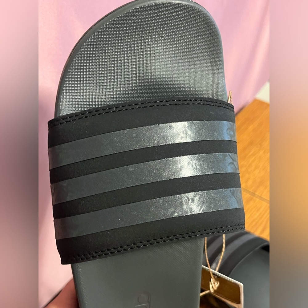 Adidas Adilette Comfort slides in black and grey NIB